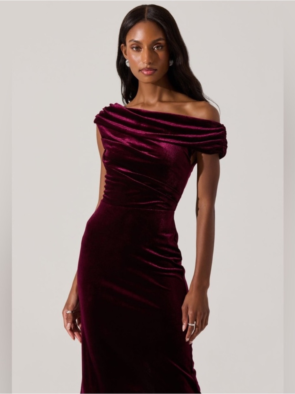 ASTR Tue Label Off The Shoulder Velvet Formal Dress Size Medium Wine Burgundy - Picture 2 of 13